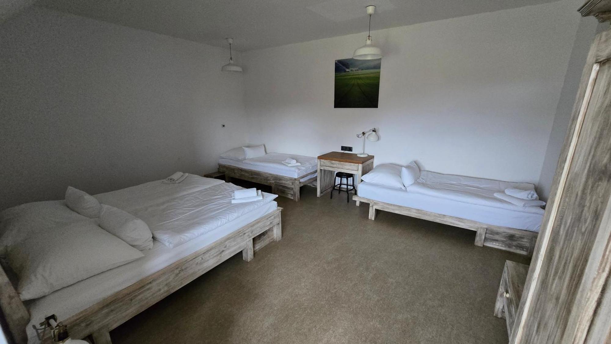 Dvůr Perlová voda Budyne nad Ohri Esterno foto