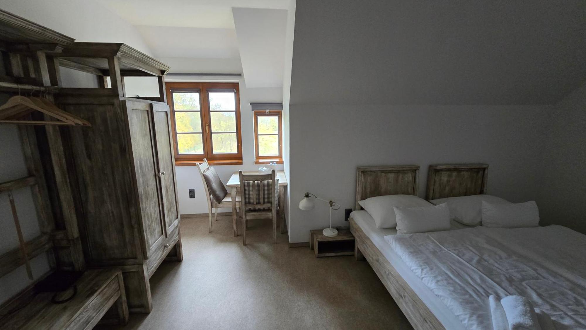 Dvůr Perlová voda Budyne nad Ohri Esterno foto