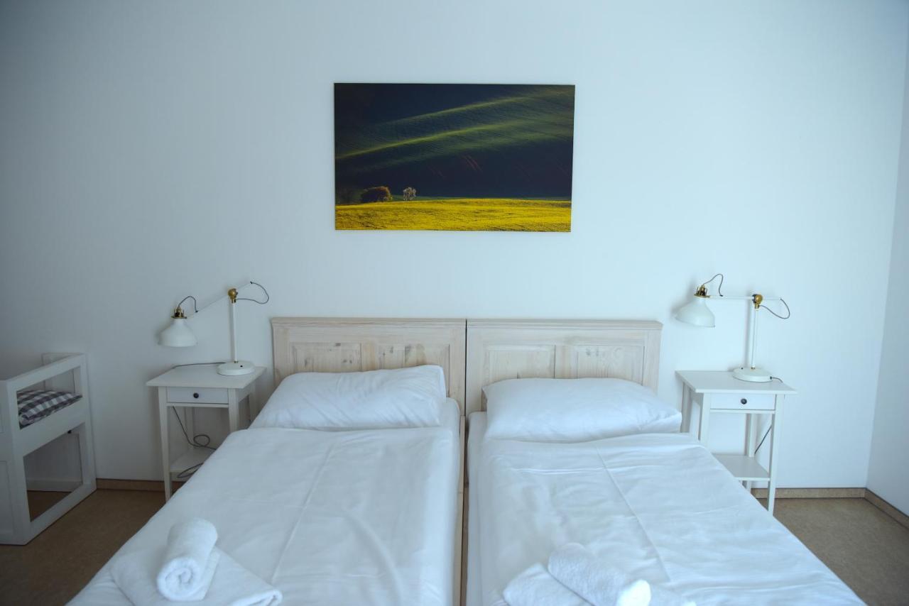 Dvůr Perlová voda Budyne nad Ohri Esterno foto